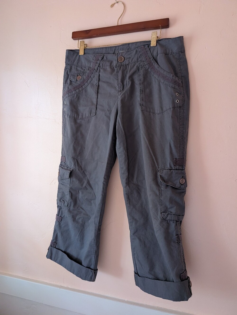 Vintage Y2K Low Rise Gray Cargo Capris 100% Cotton - Size 8